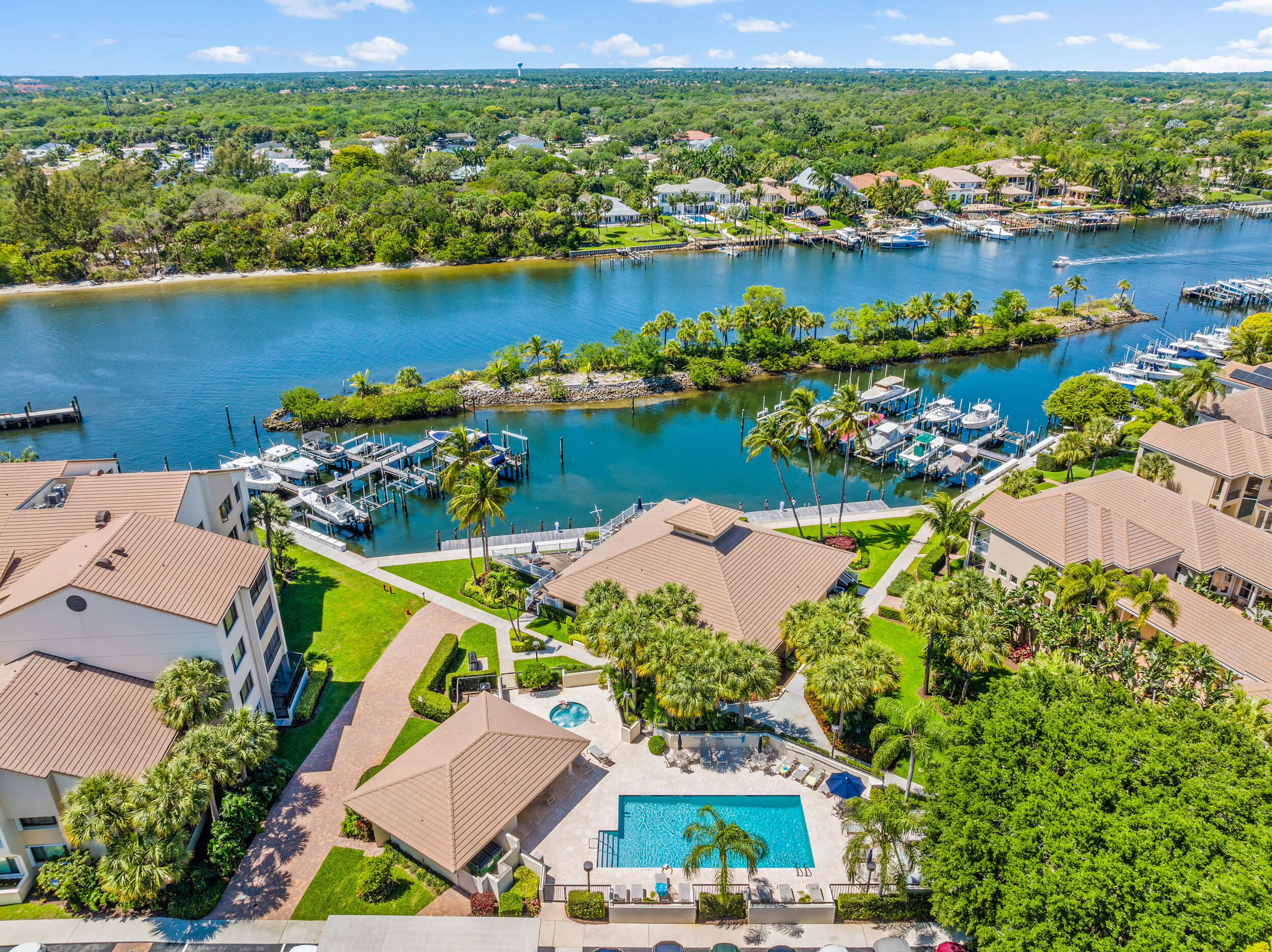 OAK HARBOUR CONDOS - Residential Lease