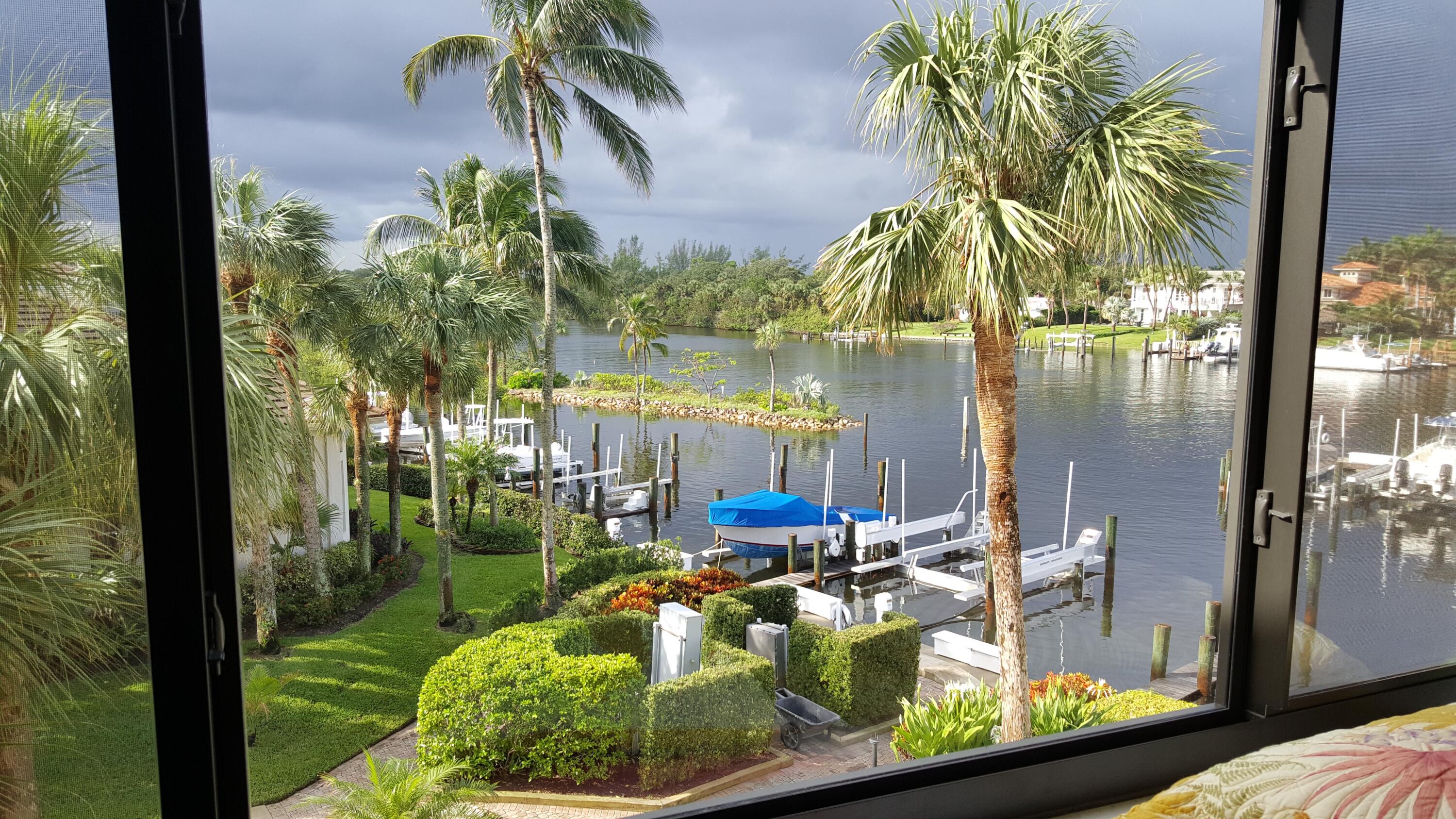 OAK HARBOUR CONDOS - Residential Lease