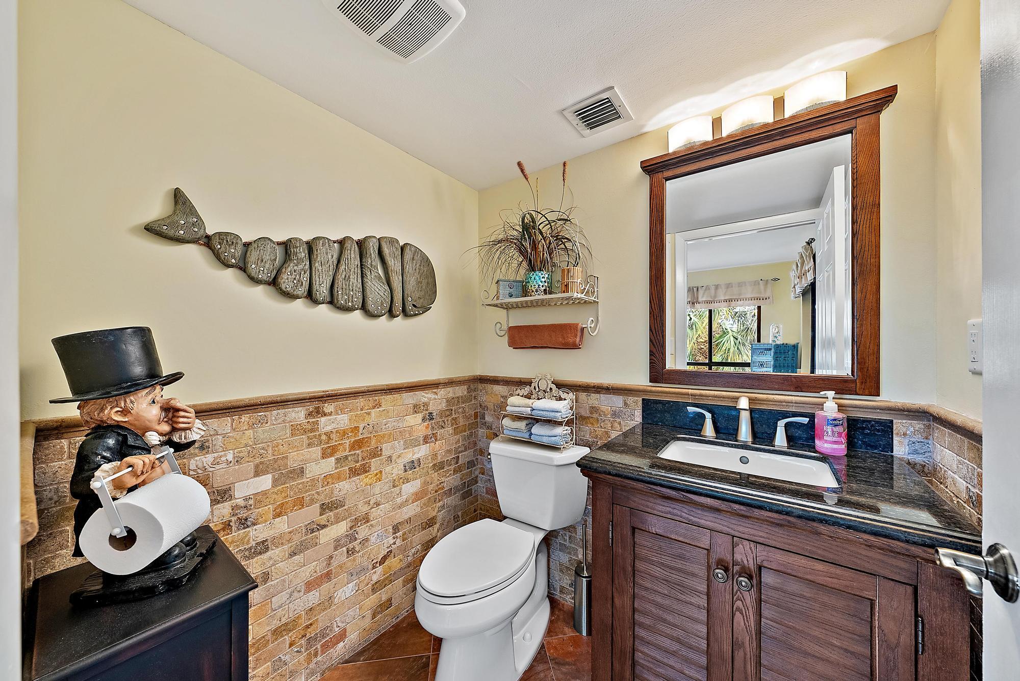 OAK HARBOUR CONDOS - Residential Lease