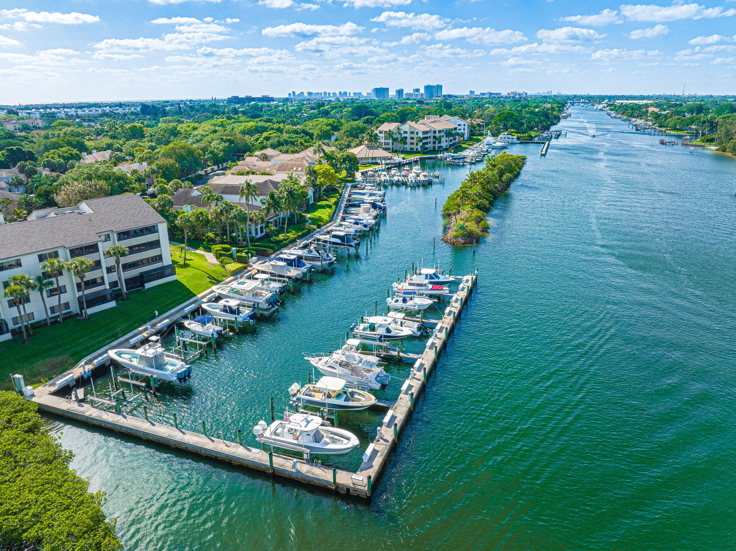 OAK HARBOUR CONDOS - Residential Lease