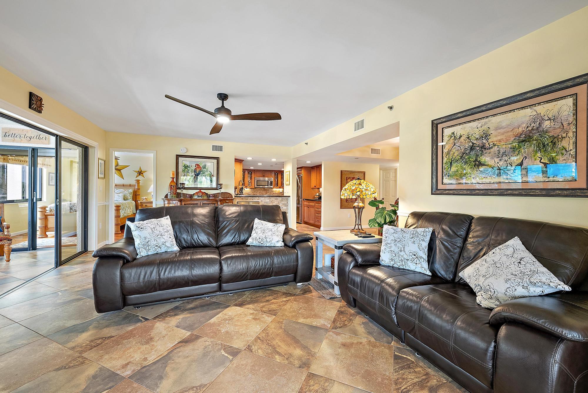 OAK HARBOUR CONDOS - Residential Lease