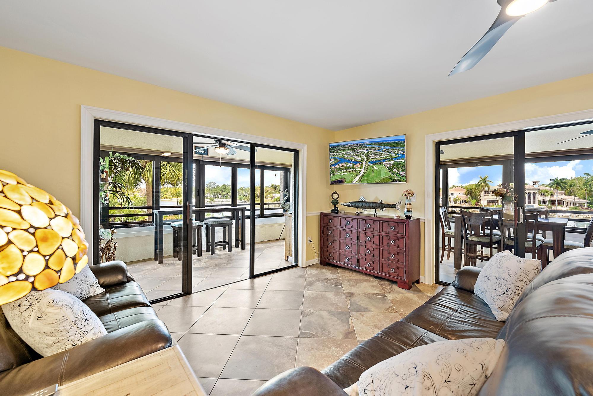 OAK HARBOUR CONDOS - Residential Lease