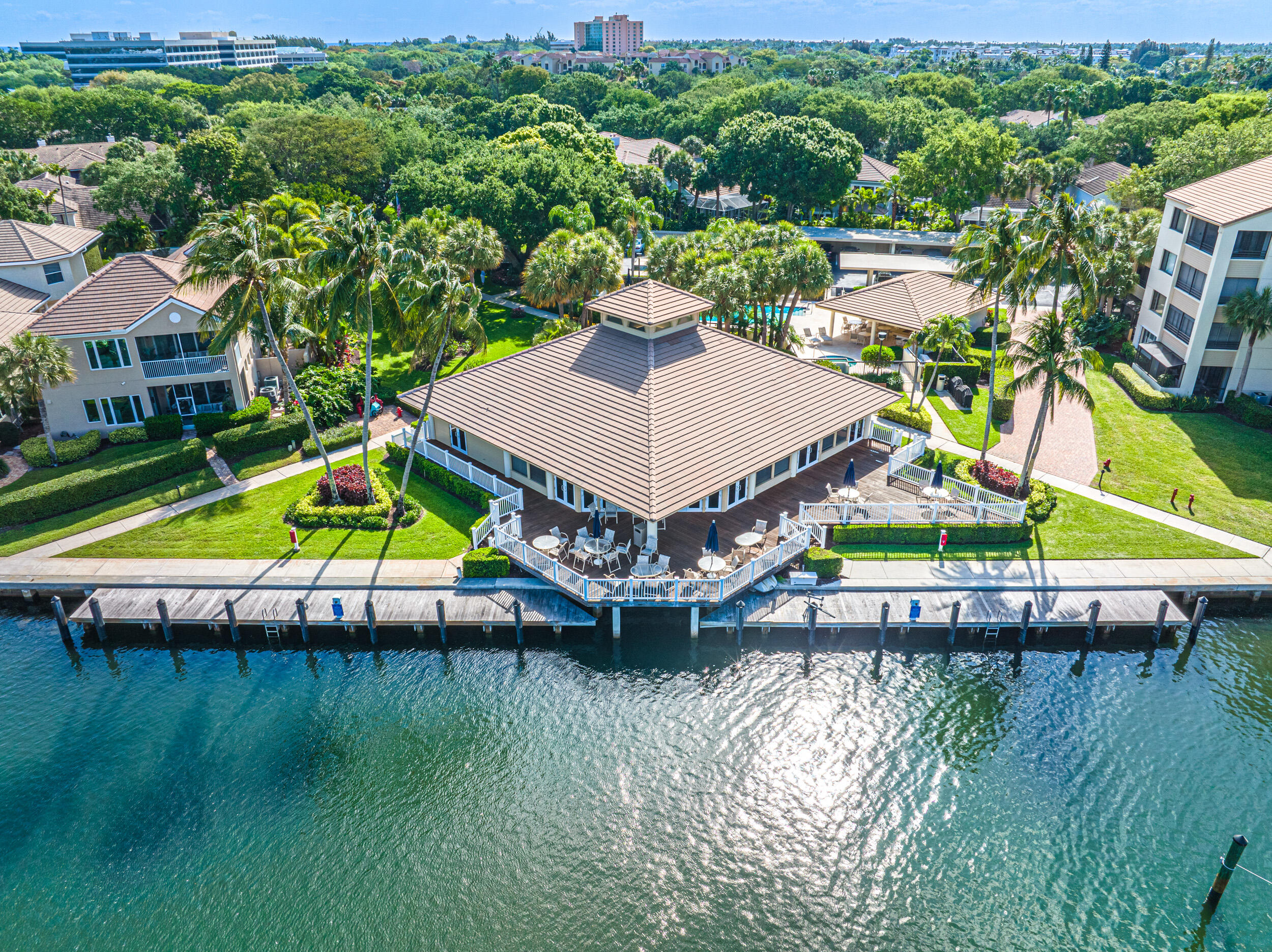 OAK HARBOUR CONDOS - Residential Lease