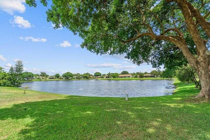 Photo of 6347 Timberlakes Way, Delray Beach, FL 33484 (MLS # B26087893)