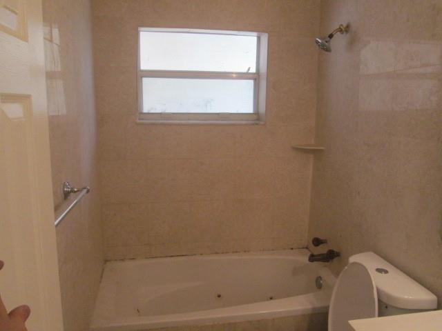 Melrose Manor 40-32 B - Residential