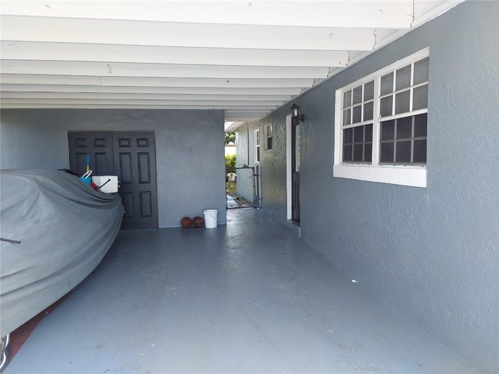 Melrose Manor 40-32 B - Residential