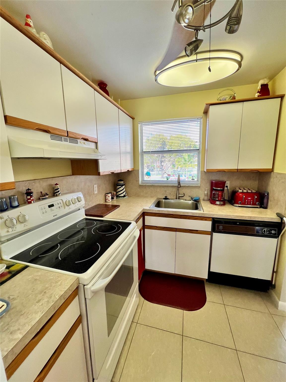 Sunrise Lakes - Residential
