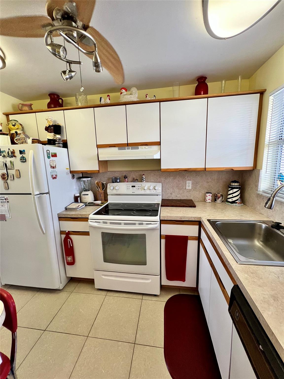 Sunrise Lakes - Residential