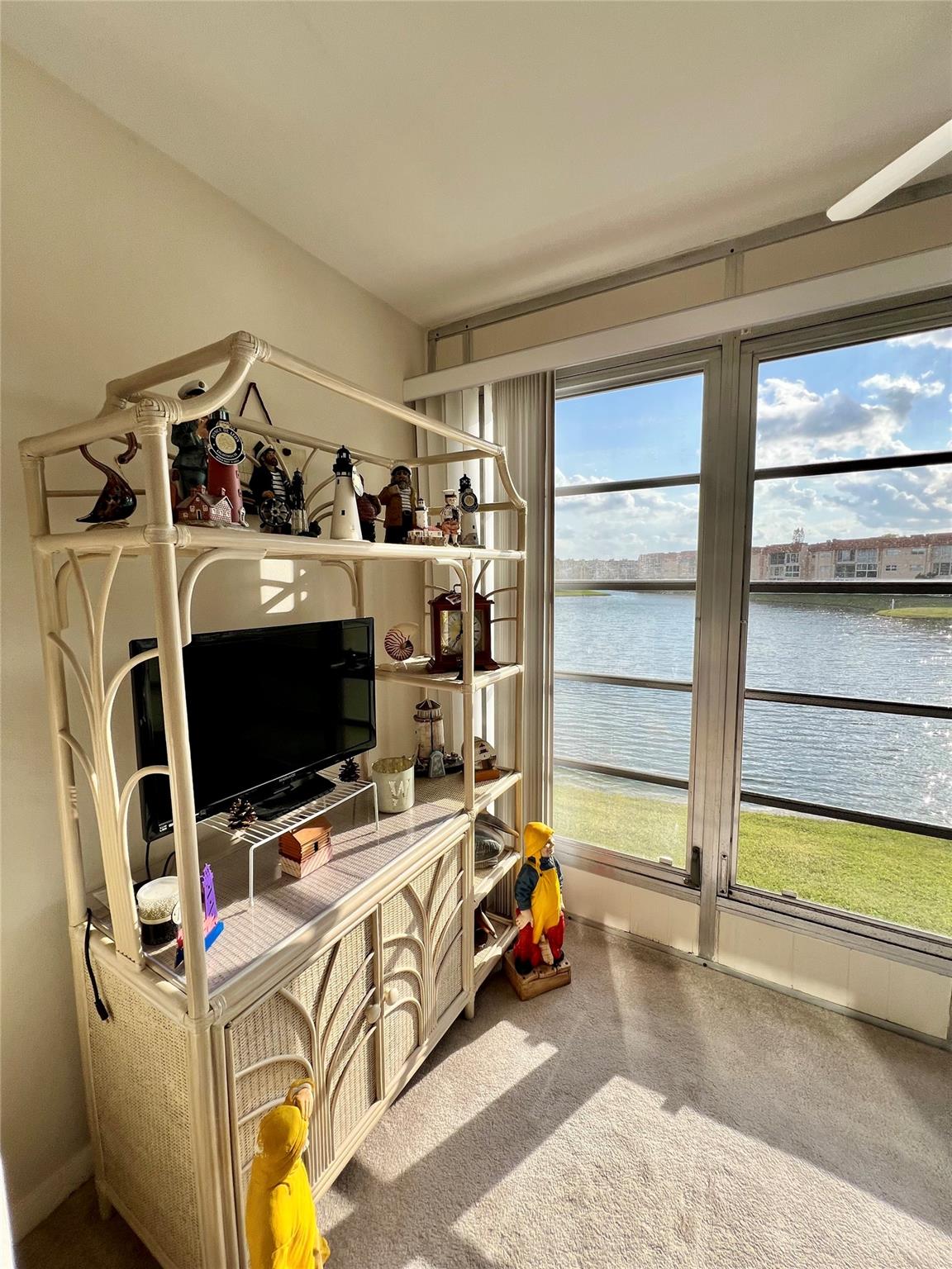 Sunrise Lakes - Residential