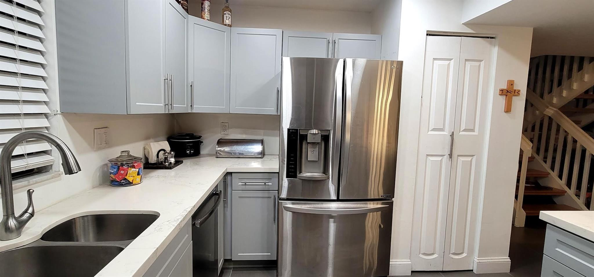 Chateaulaine 89-45 B - Residential