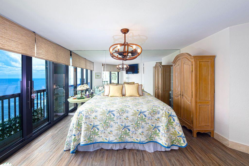 ISLANDIA II CONDOMINIUM - Residential