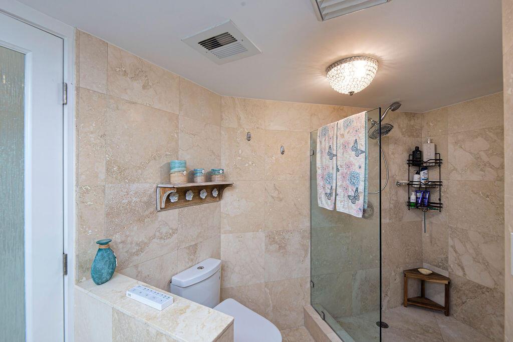 ISLANDIA II CONDOMINIUM - Residential