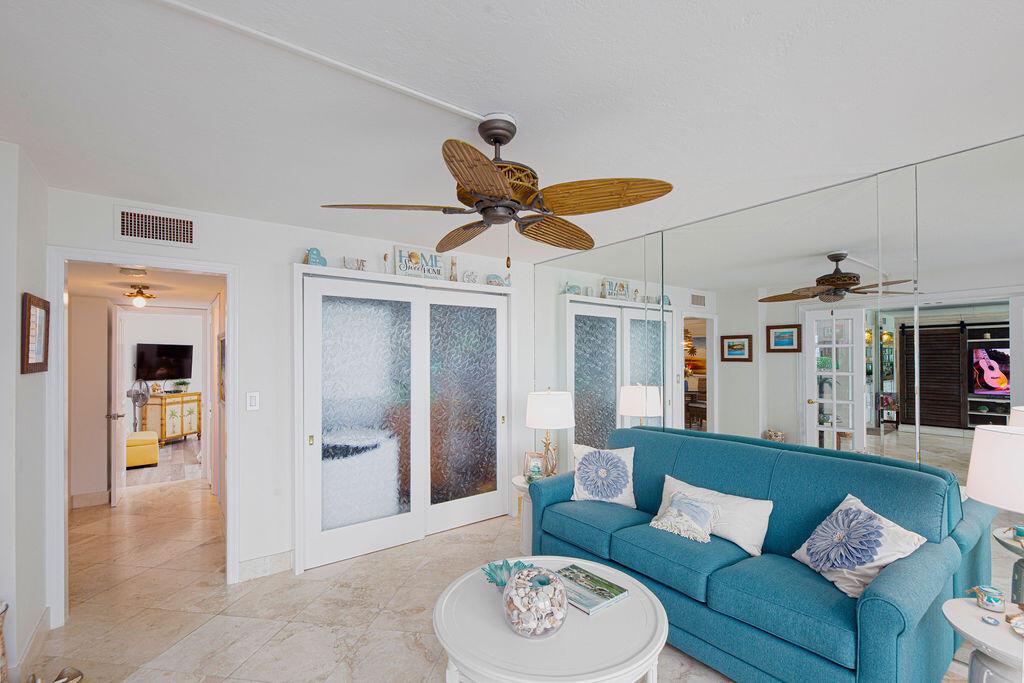 ISLANDIA II CONDOMINIUM - Residential