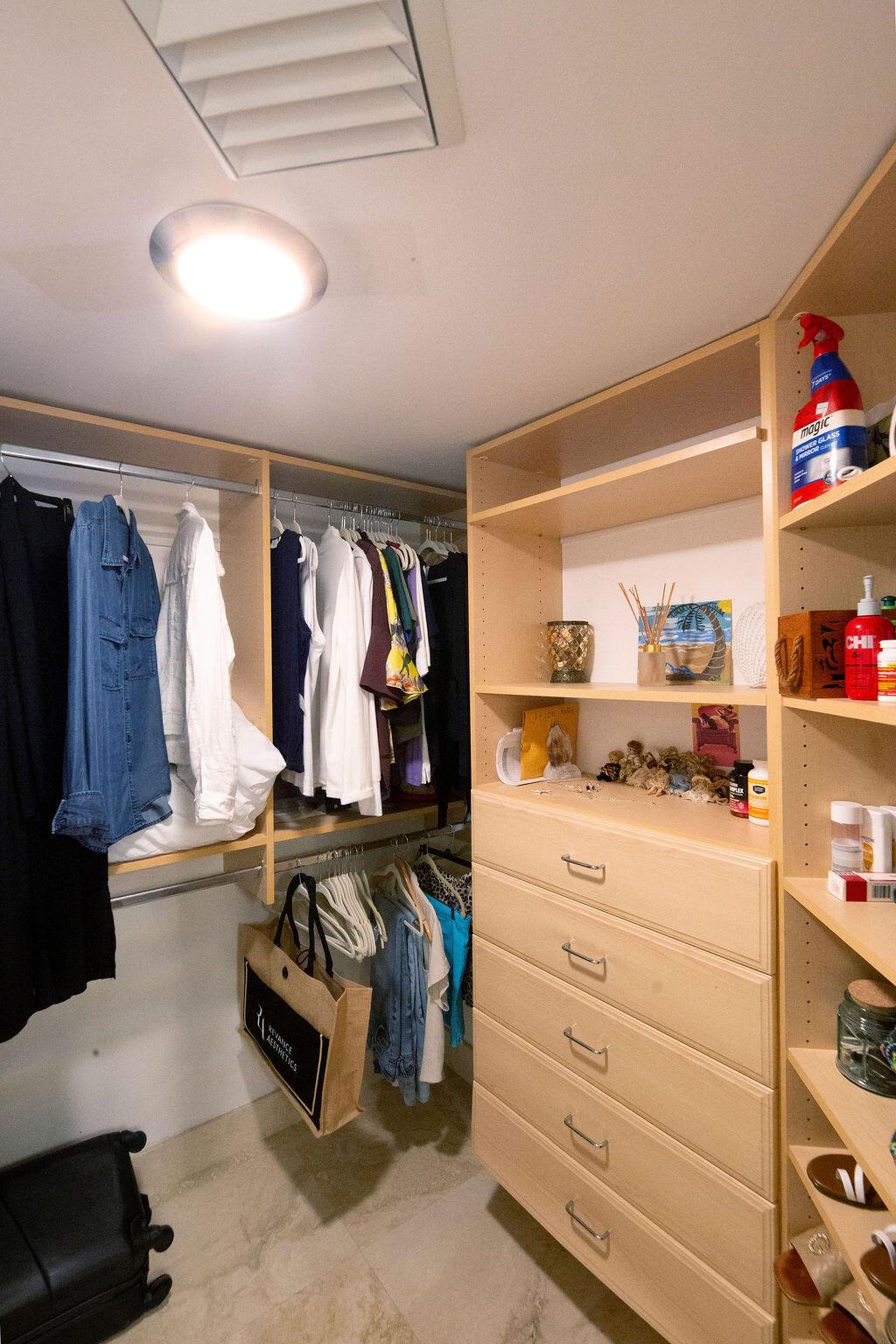 ISLANDIA II CONDOMINIUM - Residential