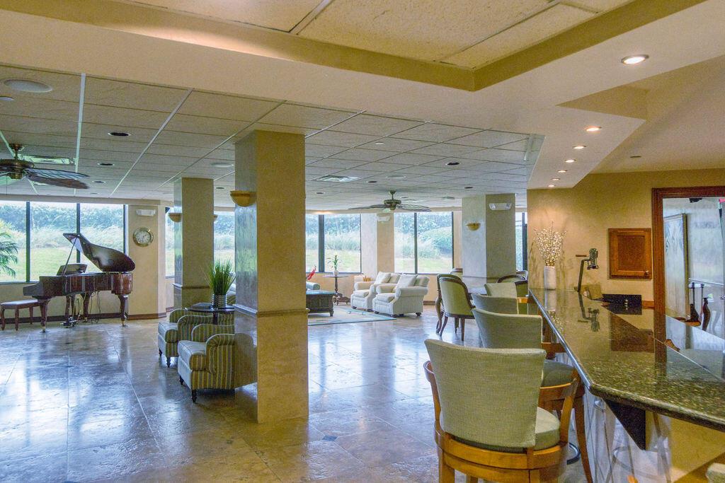 ISLANDIA II CONDOMINIUM - Residential