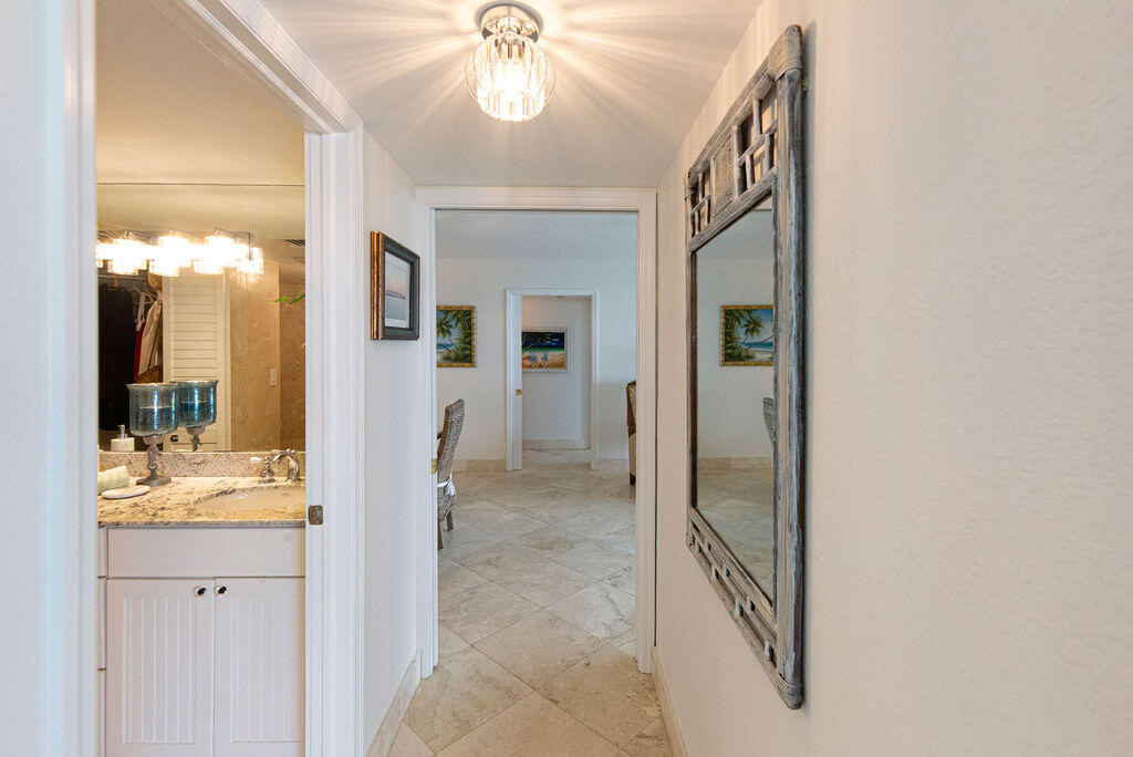 ISLANDIA II CONDOMINIUM - Residential