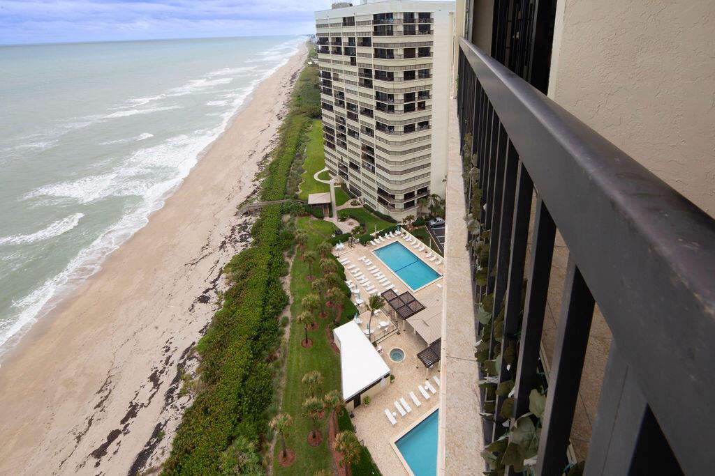 ISLANDIA II CONDOMINIUM - Residential