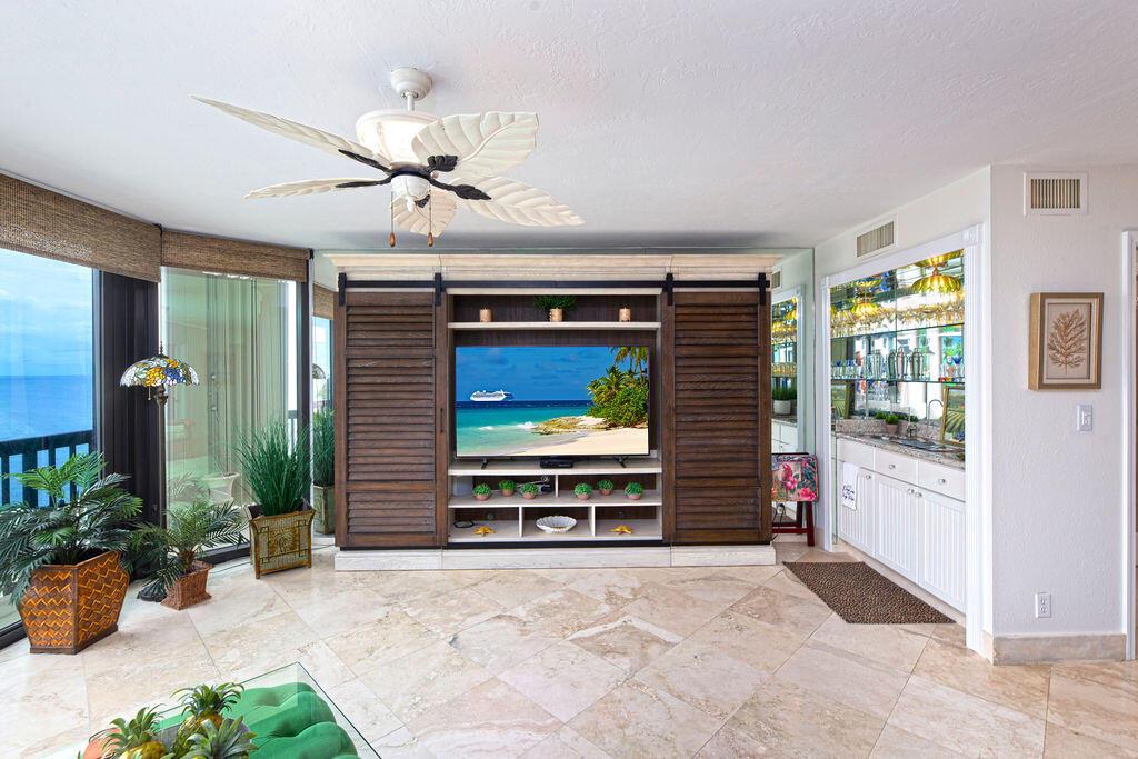 ISLANDIA II CONDOMINIUM - Residential