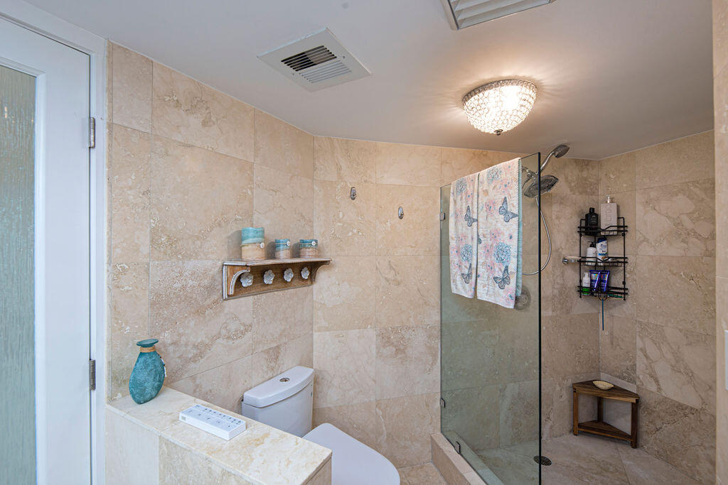 ISLANDIA II CONDOMINIUM - Residential