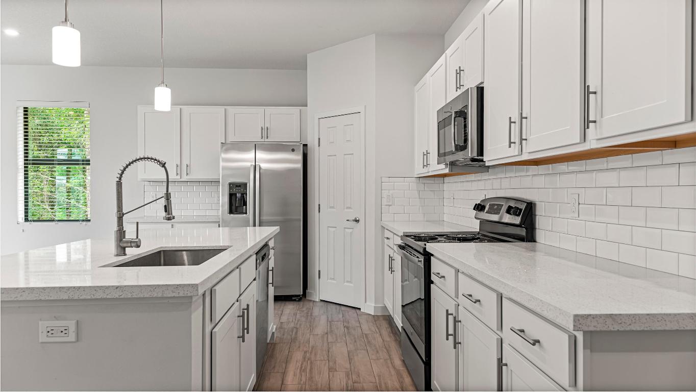 LAKEWOOD PARK UNIT 10 - Residential Lease