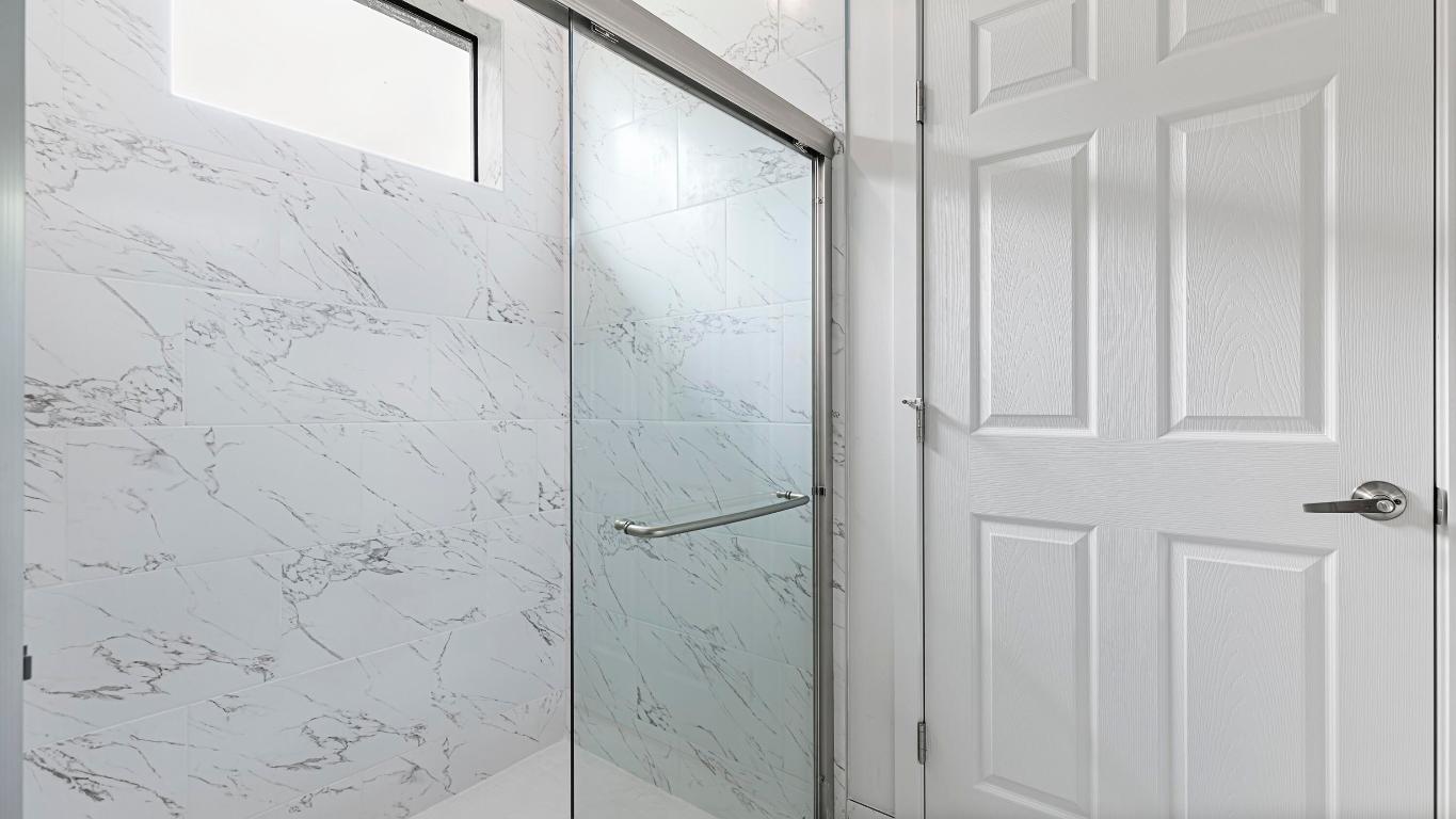 LAKEWOOD PARK UNIT 10 - Residential Lease