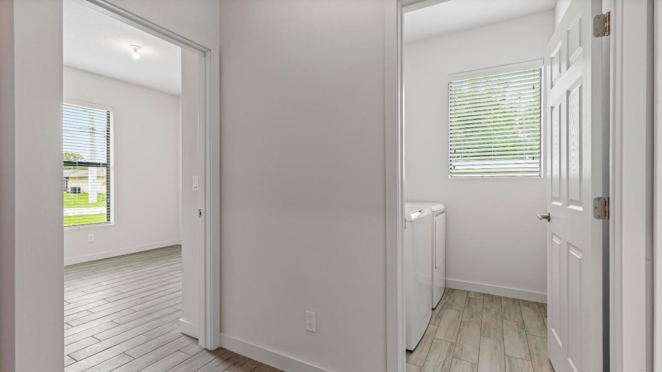 LAKEWOOD PARK UNIT 10 - Residential Lease