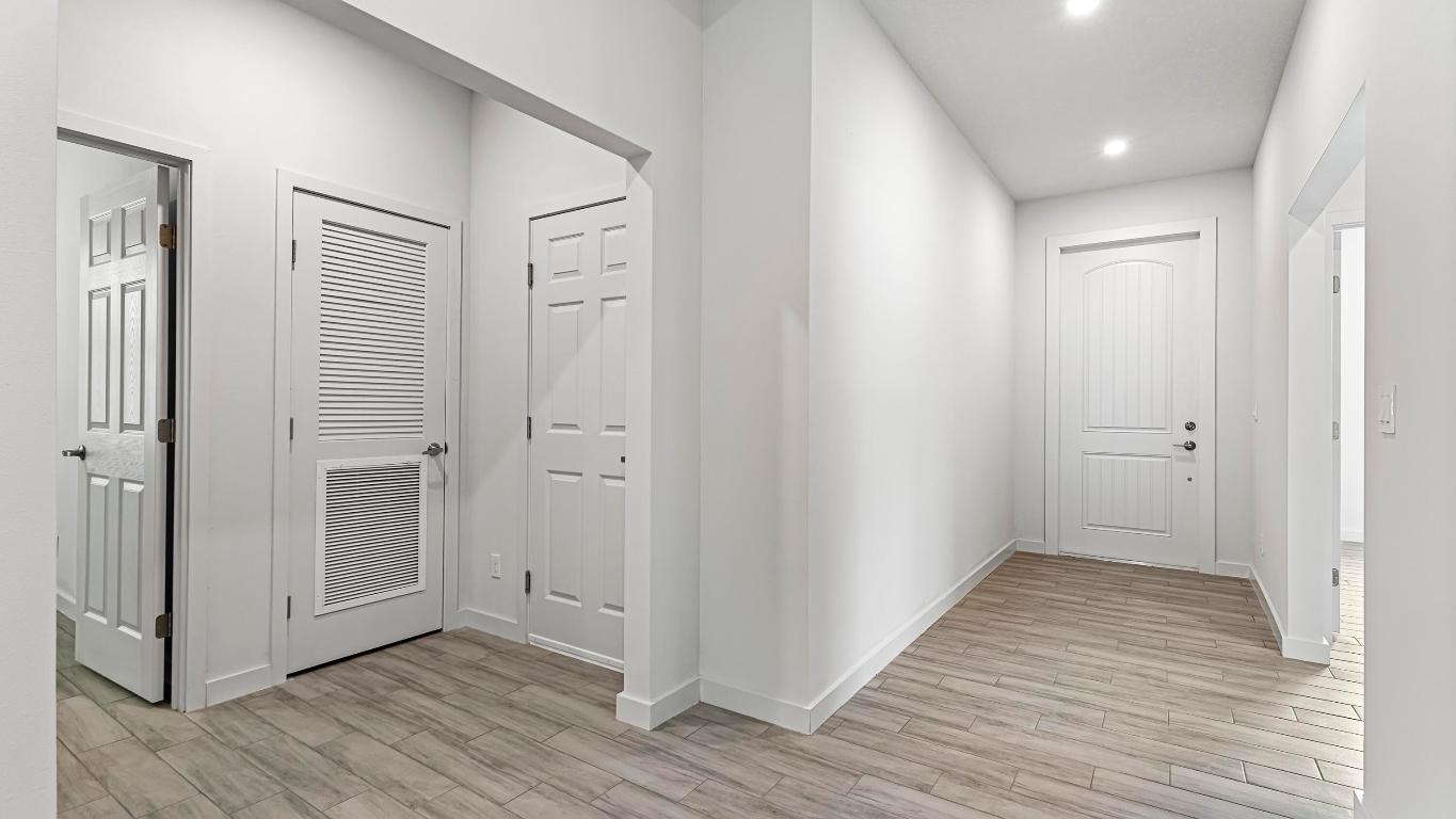 LAKEWOOD PARK UNIT 10 - Residential Lease