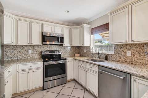 Tiny photo for 301 SE 8th Avenue, Deerfield Beach, FL 33441 (MLS # B26017760)