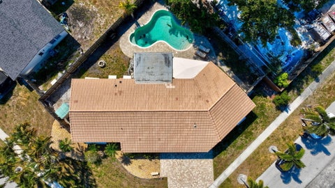 Tiny photo for 301 SE 8th Avenue, Deerfield Beach, FL 33441 (MLS # B26017760)