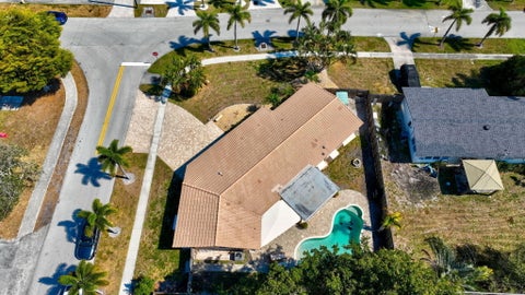 Tiny photo for 301 SE 8th Avenue, Deerfield Beach, FL 33441 (MLS # B26017760)