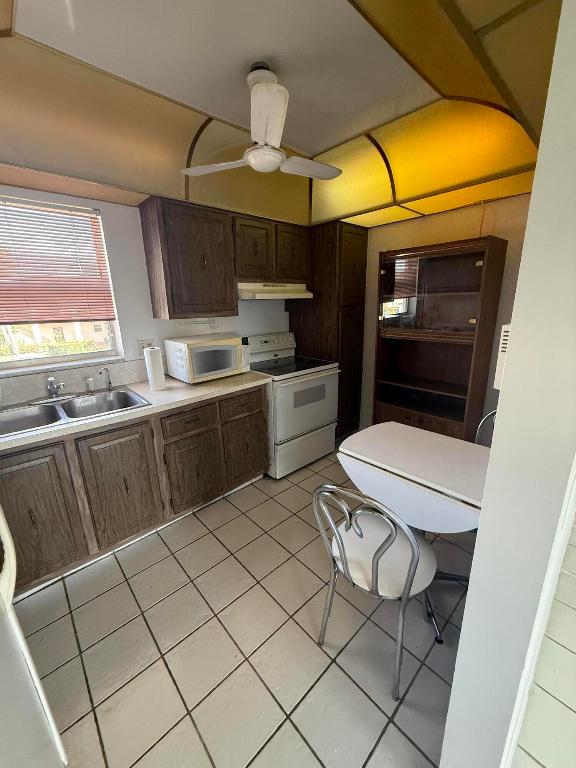 GOLDEN LAKES VILLAGE - Residential