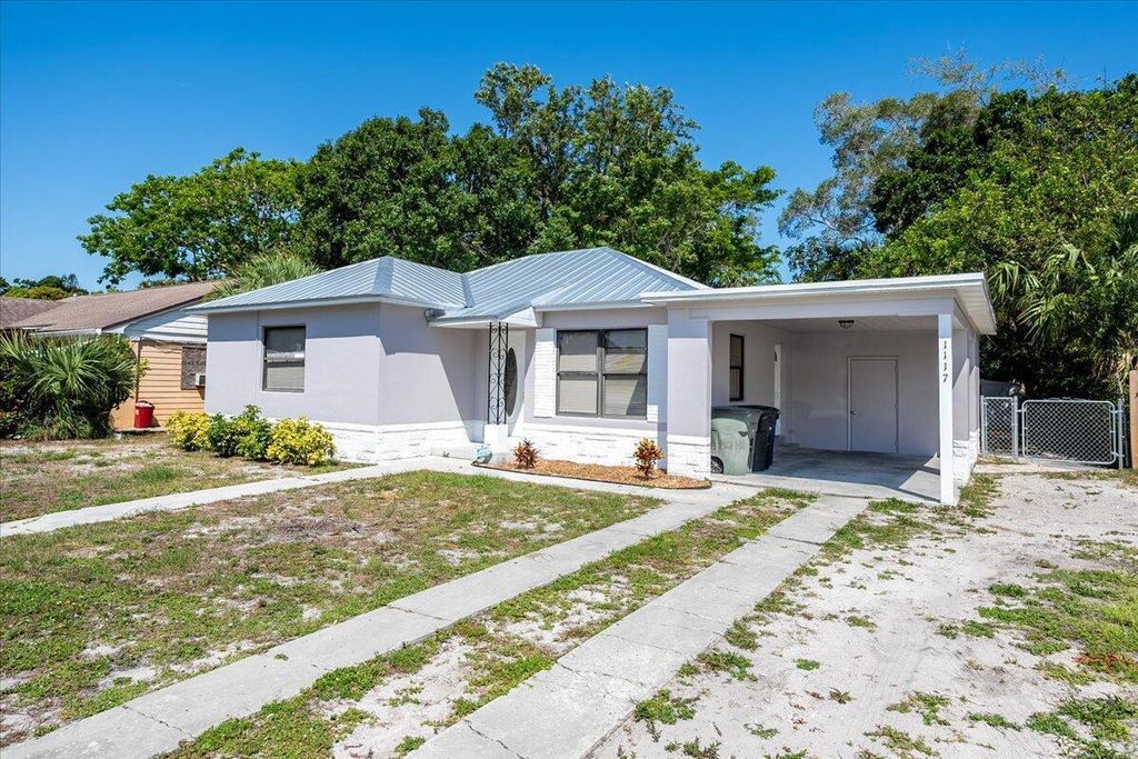 Photo of 1117 S 7th Street, Fort Pierce, FL 34950 (MLS # R11112278)