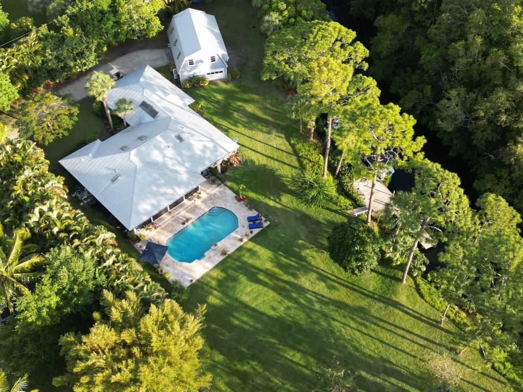 Photo of 8039 SE Rivers Edge Street, Jupiter, FL 33458 (MLS # R10972979)