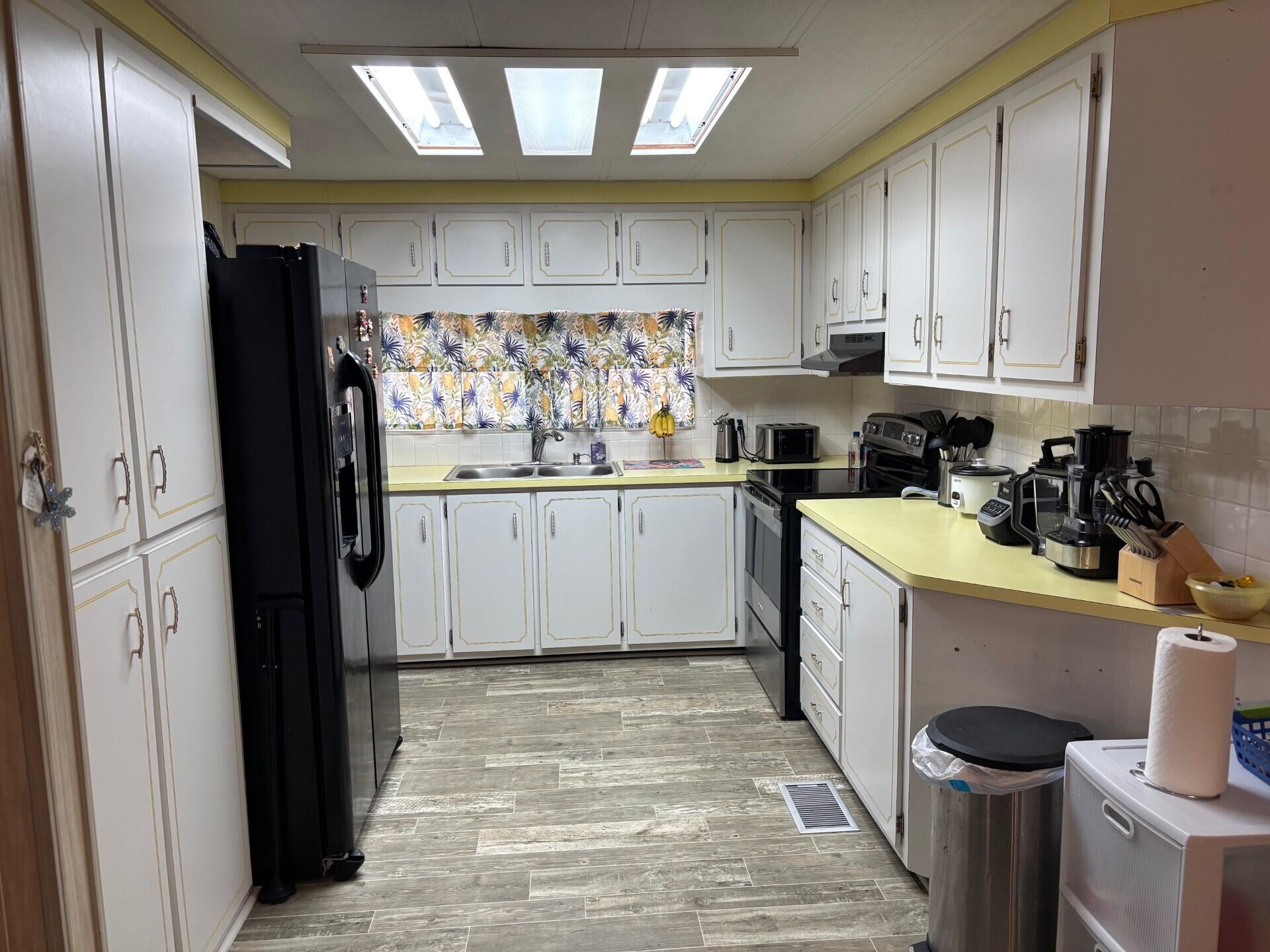 MARALAGO CAY - Residential