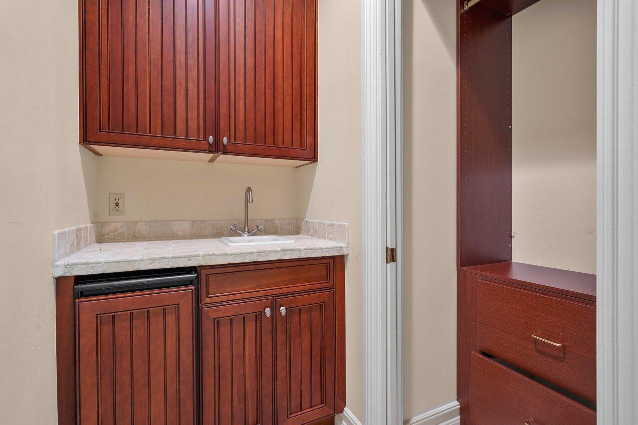 VINTAGE OAKS - Residential