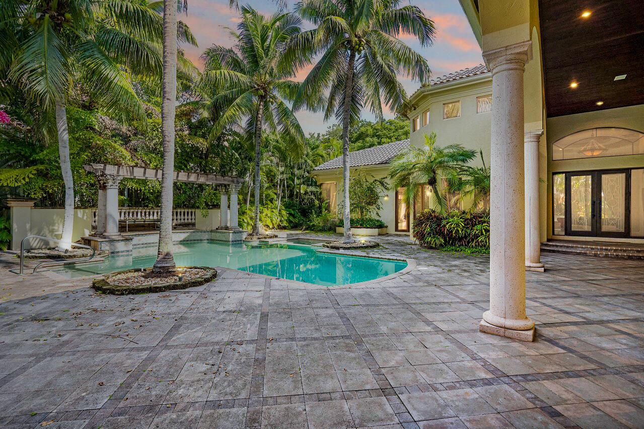VINTAGE OAKS - Residential