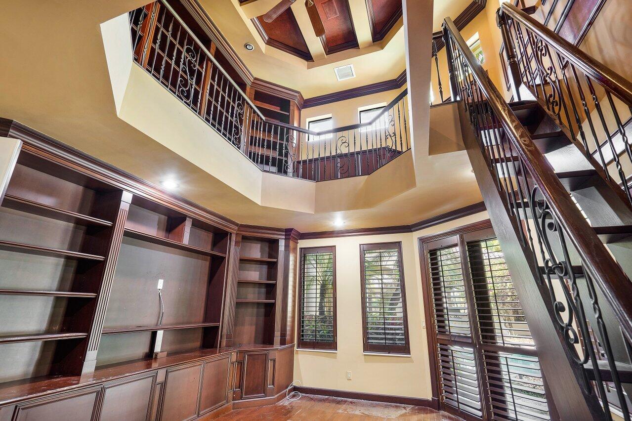 VINTAGE OAKS - Residential