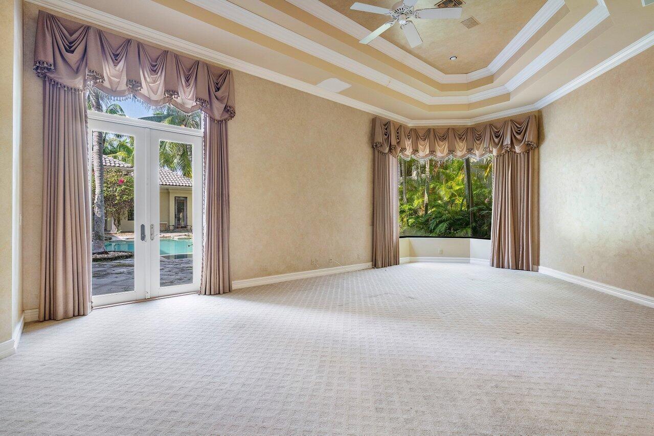 VINTAGE OAKS - Residential
