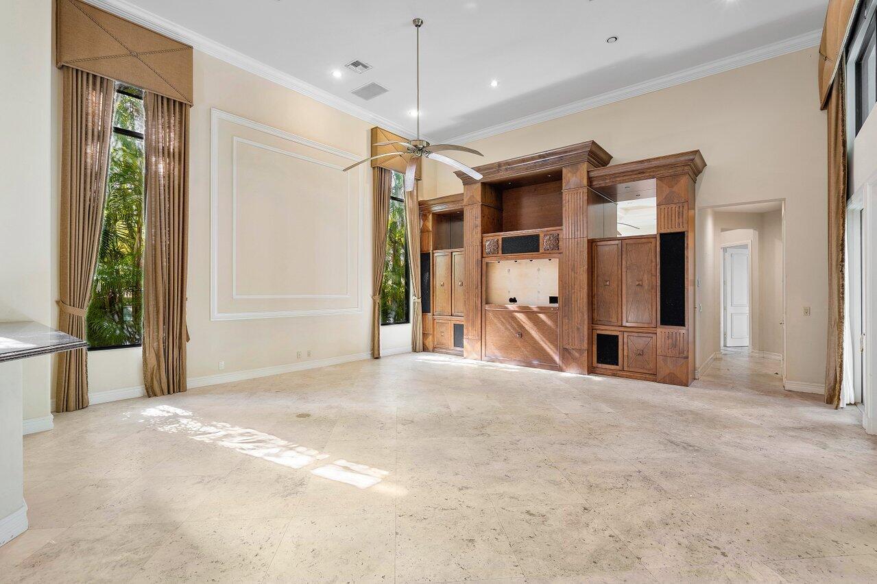VINTAGE OAKS - Residential