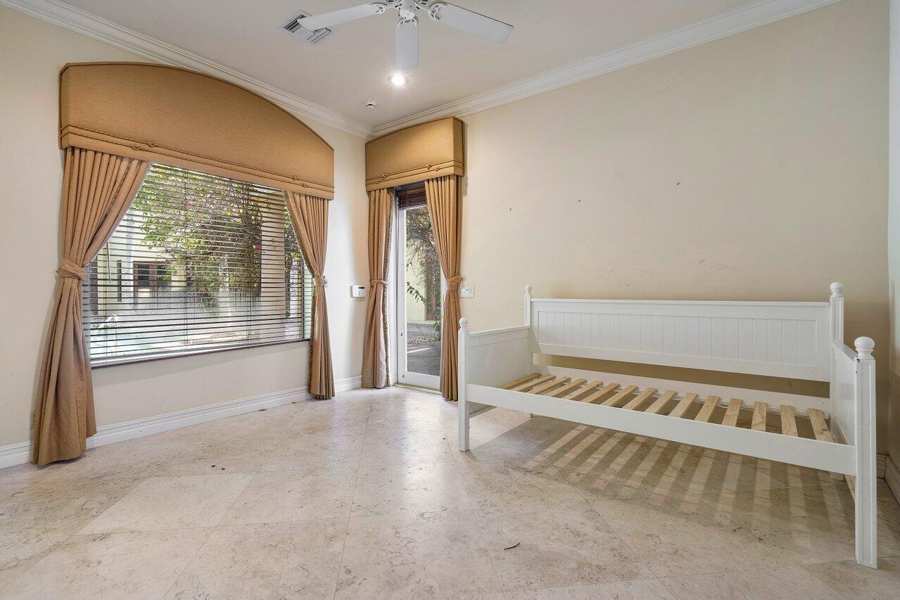 VINTAGE OAKS - Residential
