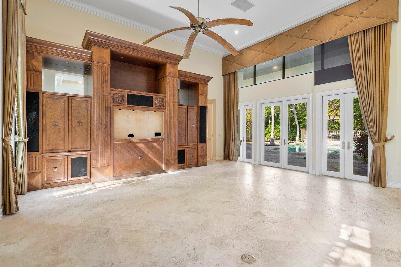 VINTAGE OAKS - Residential