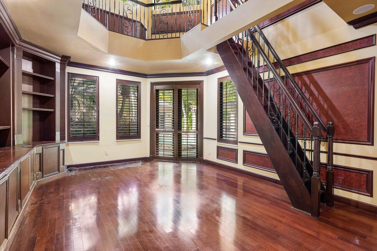 VINTAGE OAKS - Residential