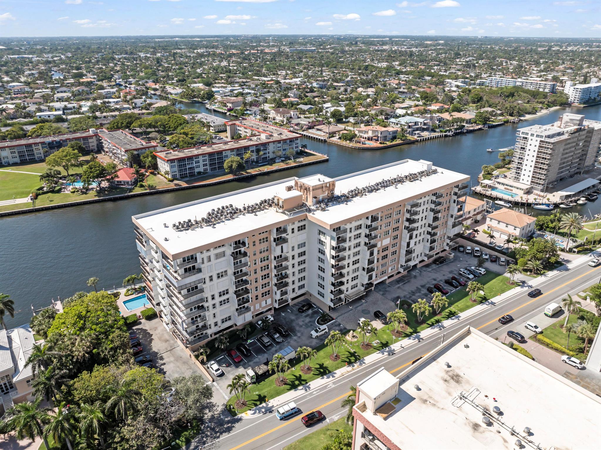 1150 Hillsboro Mile 714
