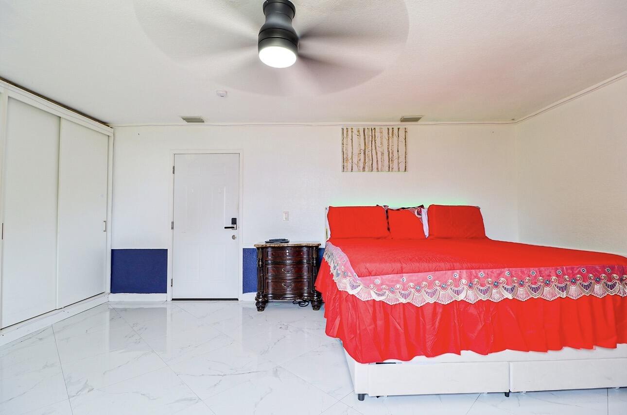 SUTTON MANOR - Residential