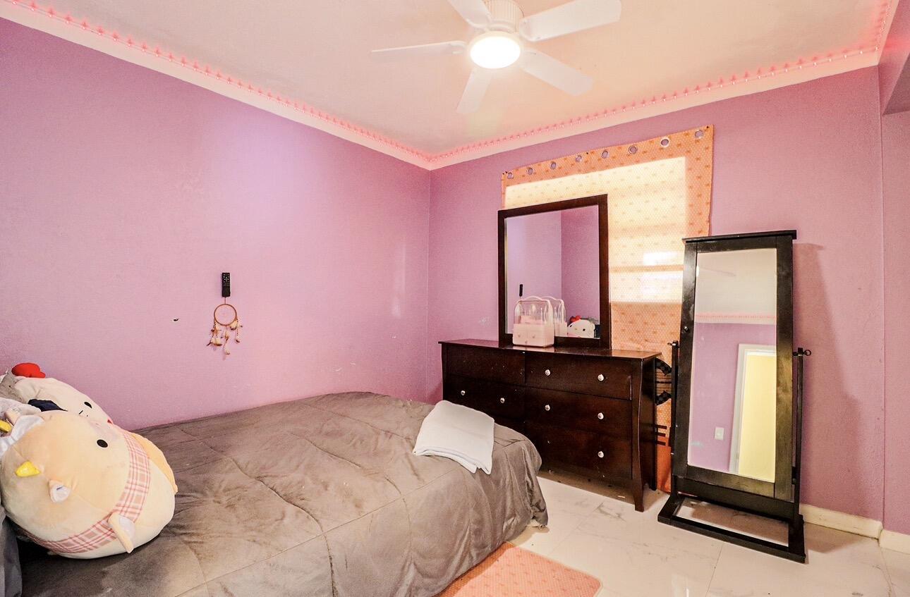 SUTTON MANOR - Residential