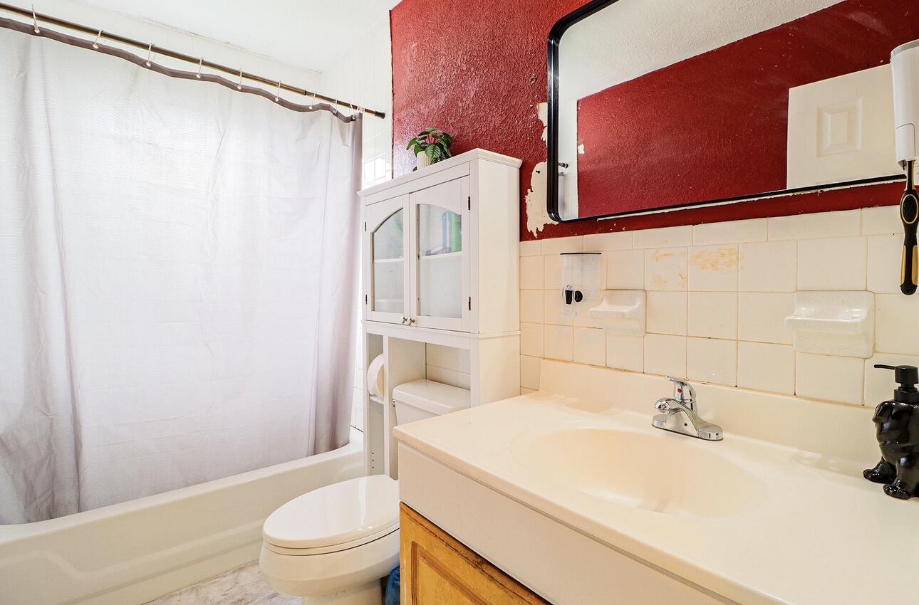 SUTTON MANOR - Residential