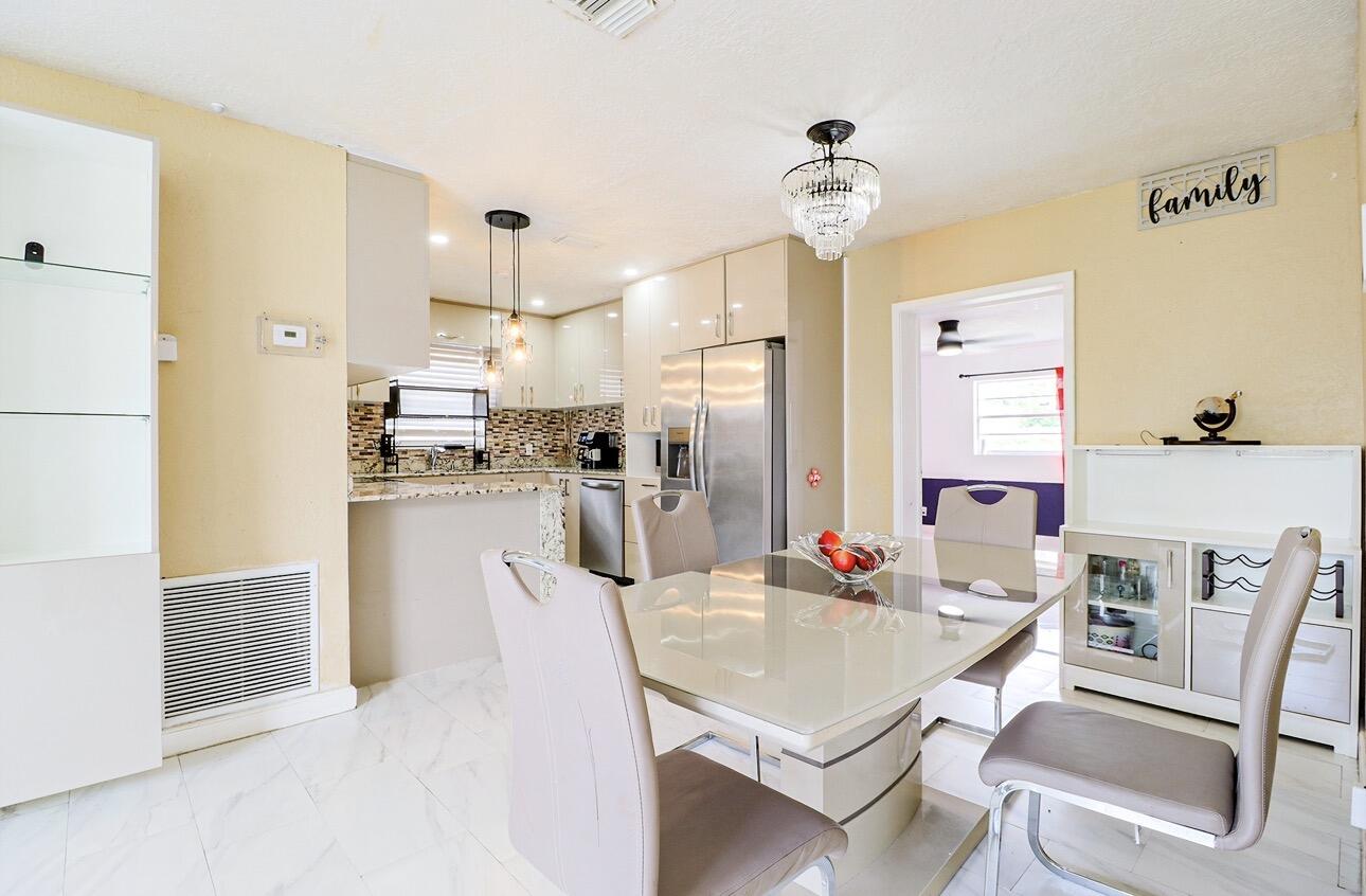 SUTTON MANOR - Residential