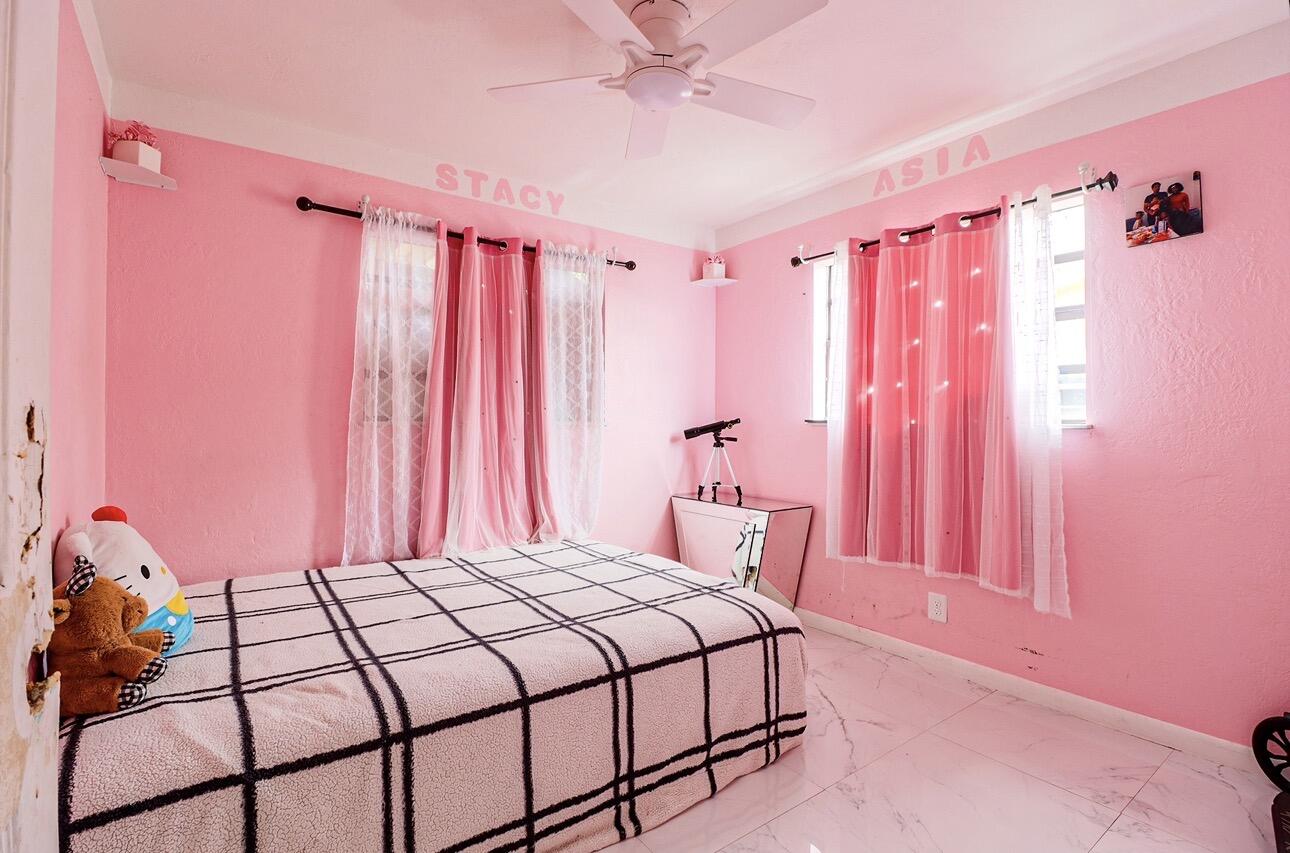 SUTTON MANOR - Residential