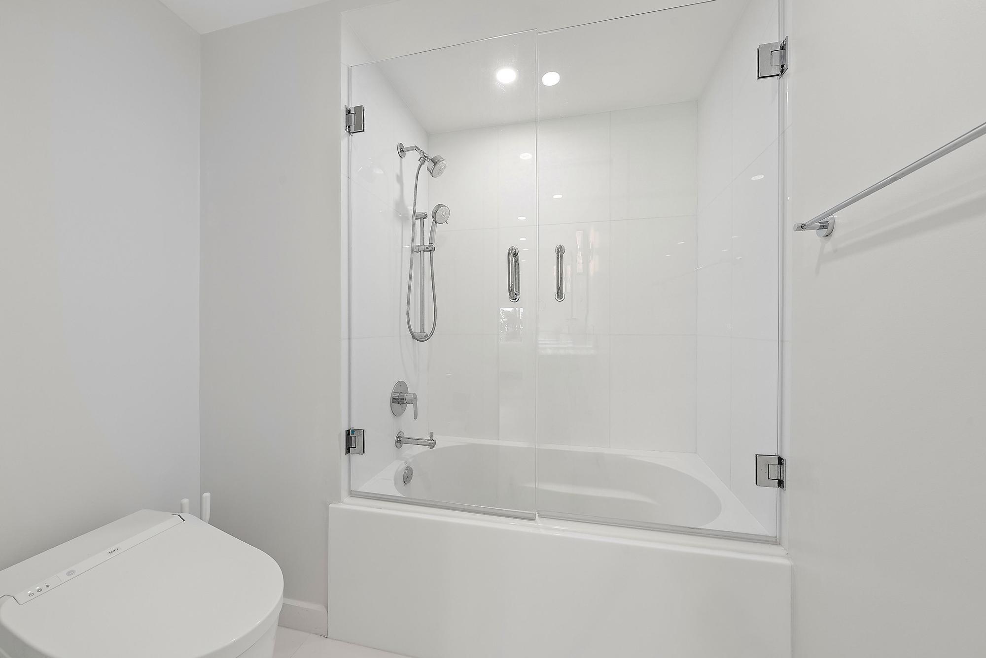 THREE HUNDRED OCEAN BLVD - Residential