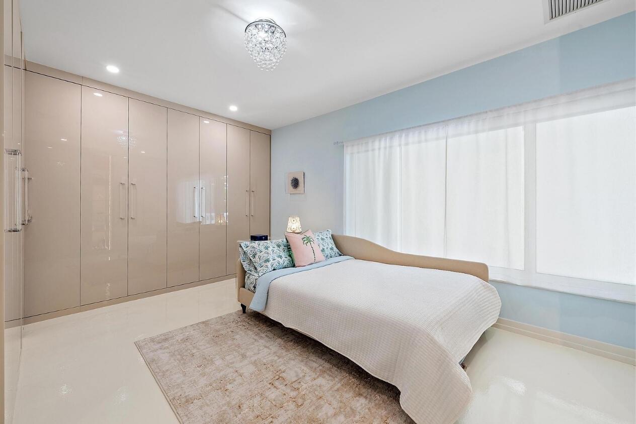 THREE HUNDRED OCEAN BLVD - Residential